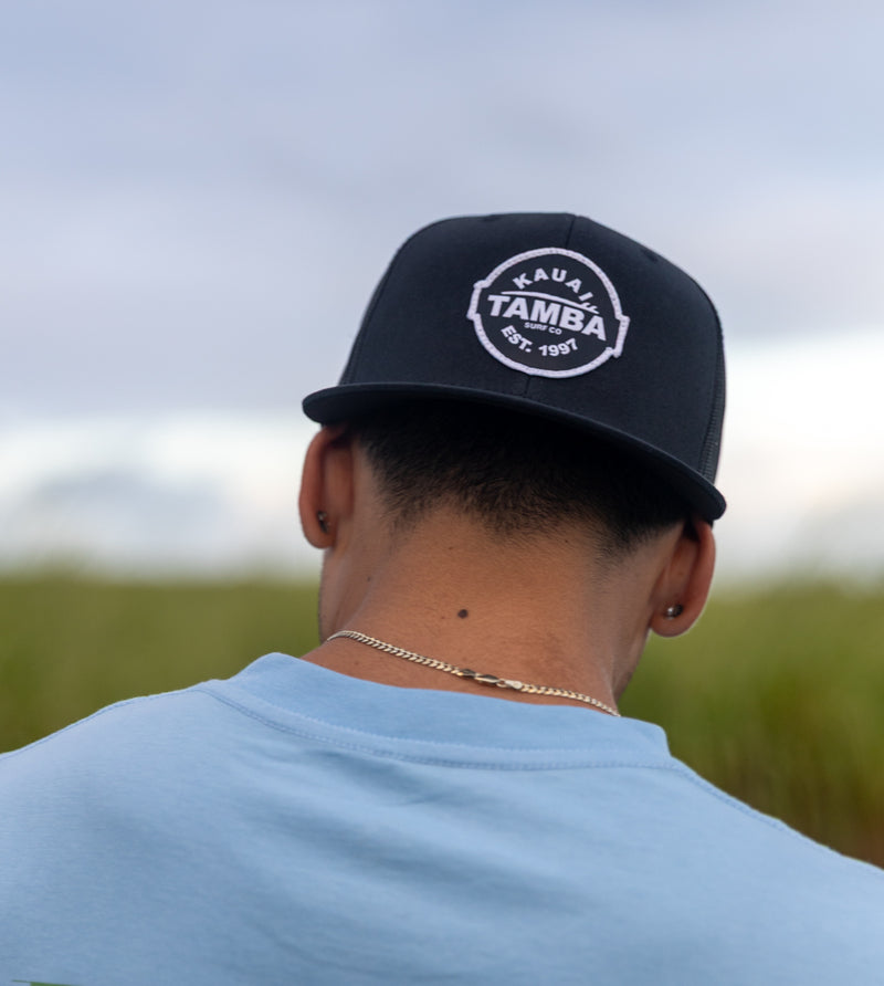 Est. 1997 Mesh Snapback Hat - Black/White 6-Panel Curvbill