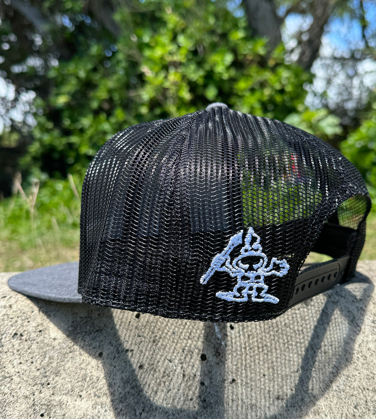 Number One Mesh Snapback Hat - Charcoal/Black – Tamba Surf Company